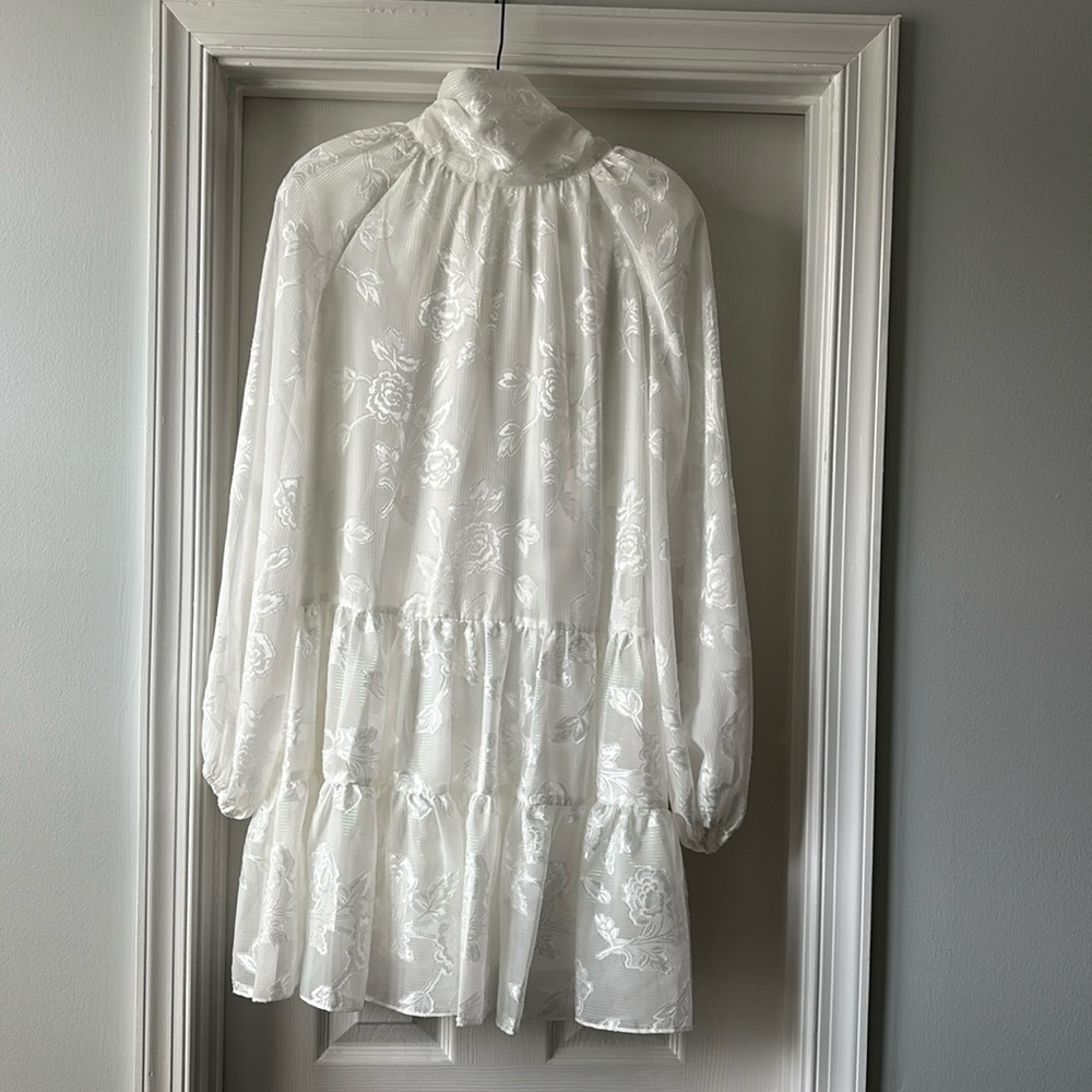 NWT Badgley Mischka dress sheer/sparkly mini dress with peek-a-boo back & bow.